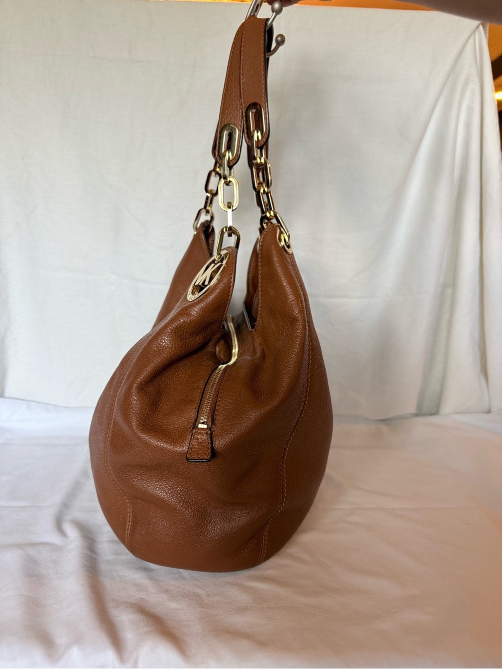 Michael Kors Chestnut Pebbled Leather hobo Shoulder Bag with Gold Hardware - Picture 14 of 14